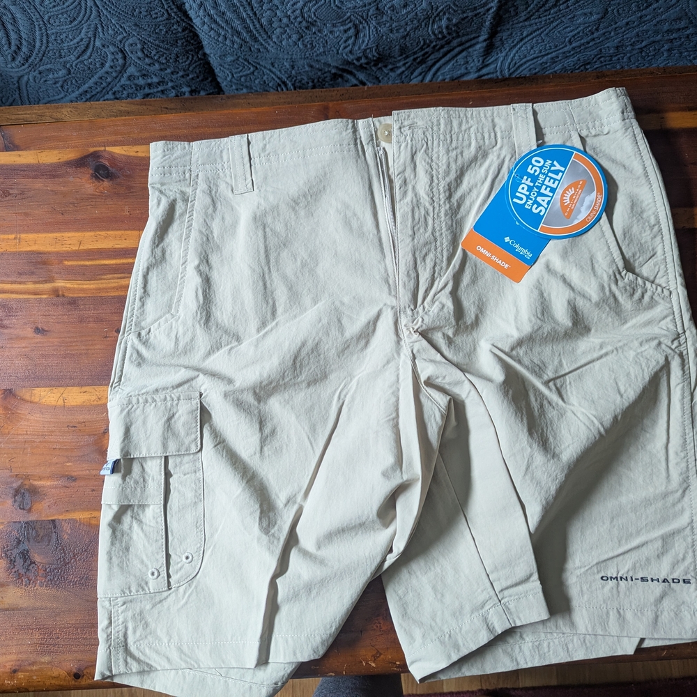 Columbia PFG Men's Tan Cargo Shorts